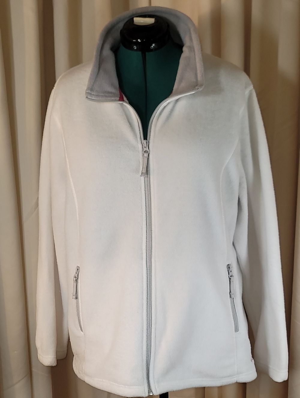 0943. EUC ~ Cabela's ~ Ladies 2XL ~ White w/ Pink Accents ~